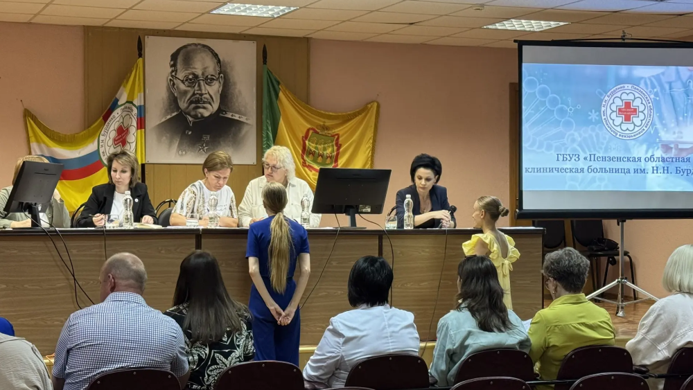 На базе областной больницы им. Н.Н. Бурденко прошло распределение молодых специалистов