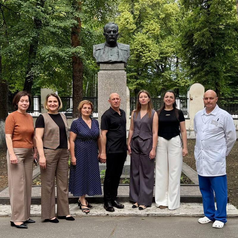 24 июня 2025 года Пензенская областная клиническая больница им. Н.Н. Бурденко принимала делегацию коллег из Москвы