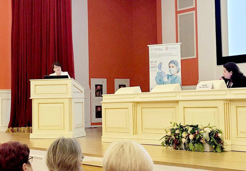 Заместитель главного врача по работе с сестринским персоналом областной больницы им. Н.Н. Бурденко Татьяна Рыжонина выступила с докладом на Всероссийской научно-практической конференции с международным участием «Актуальные аспекты формирования безопасной