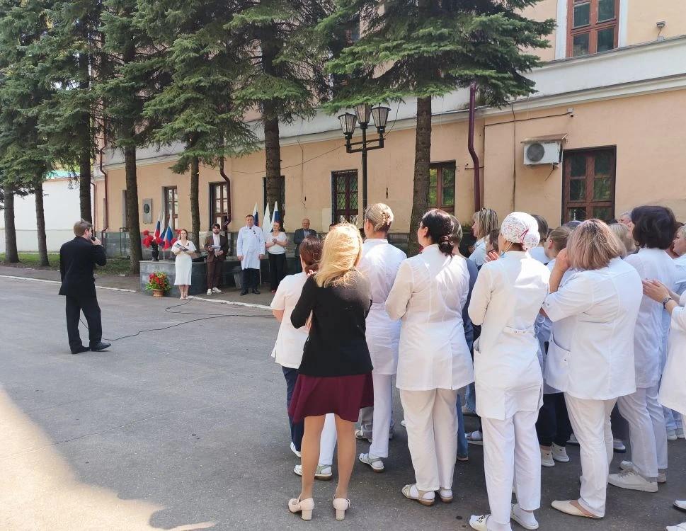 В областной больнице им. Н.Н. Бурденко почтили память медиков, погибших в годы Великой Отечественной войны