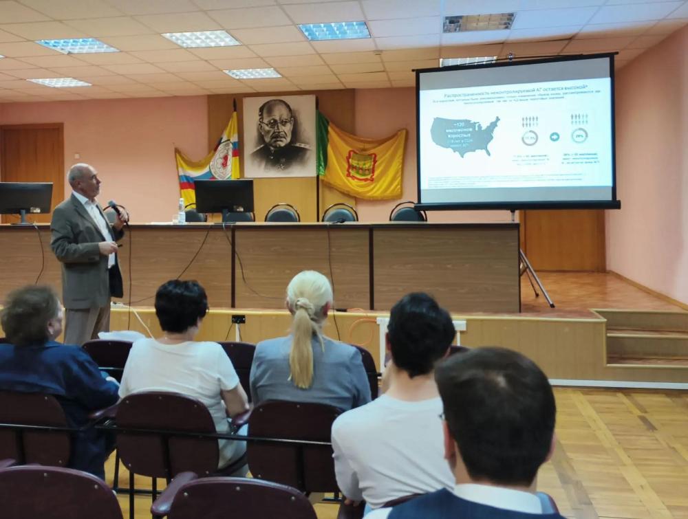 На базе областной больницы им. Н.Н. Бурденко состоялась научно-практическая конференция «Фармакотерапия внутренних болезней. Эффективность и безопасность»